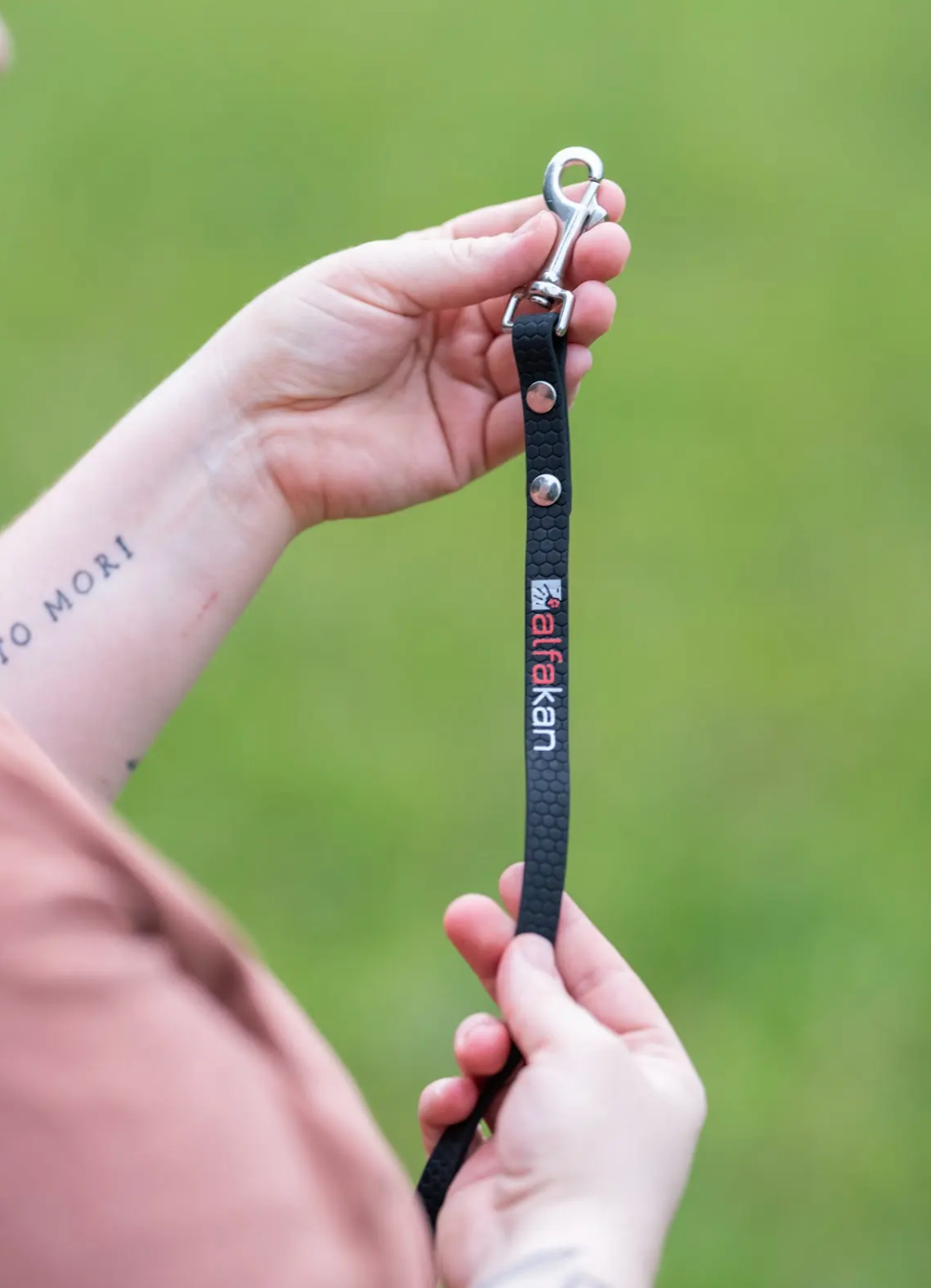 Alfakan hexa kratek povodec