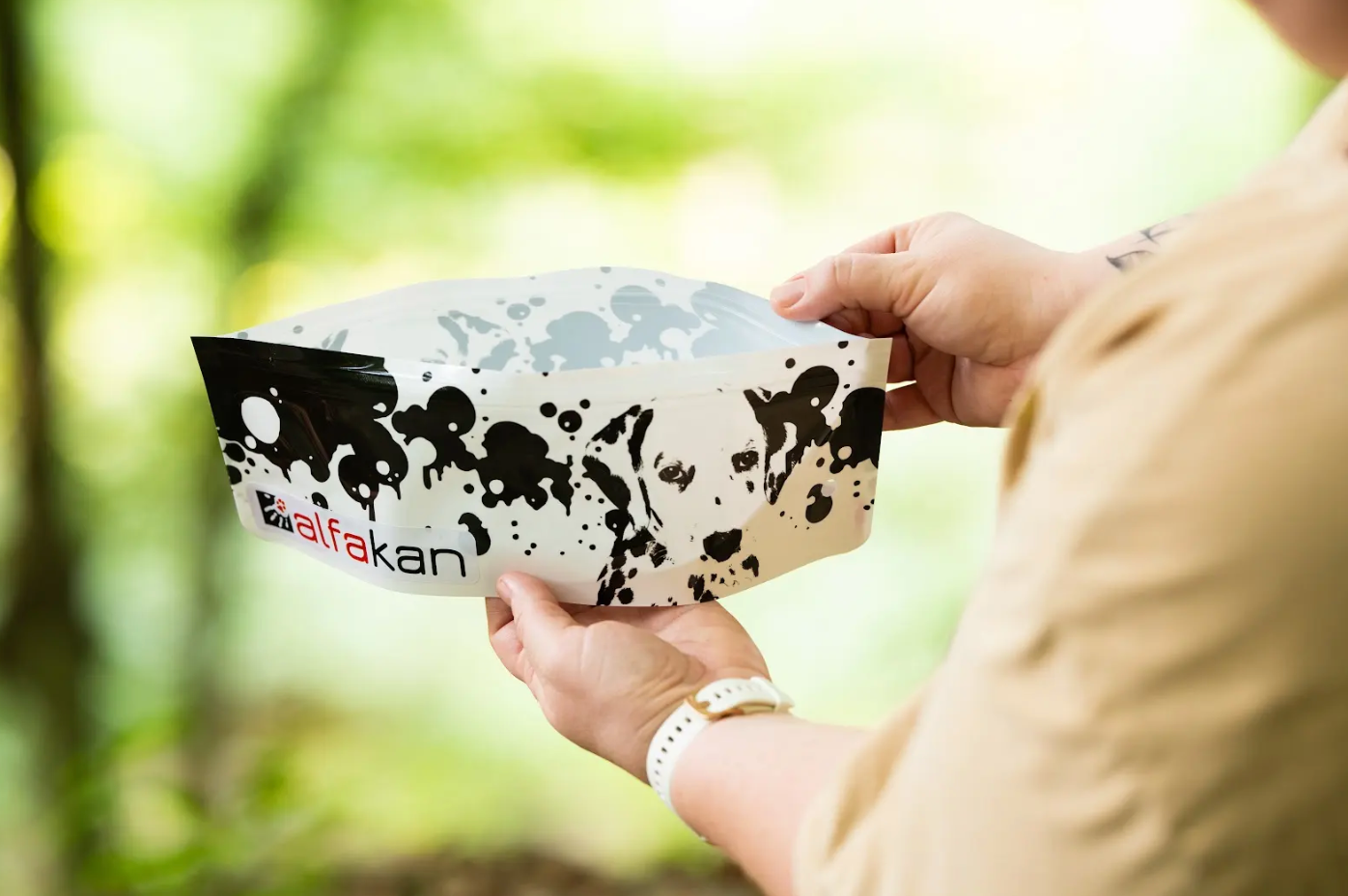 Zložljiva posodica za vodo